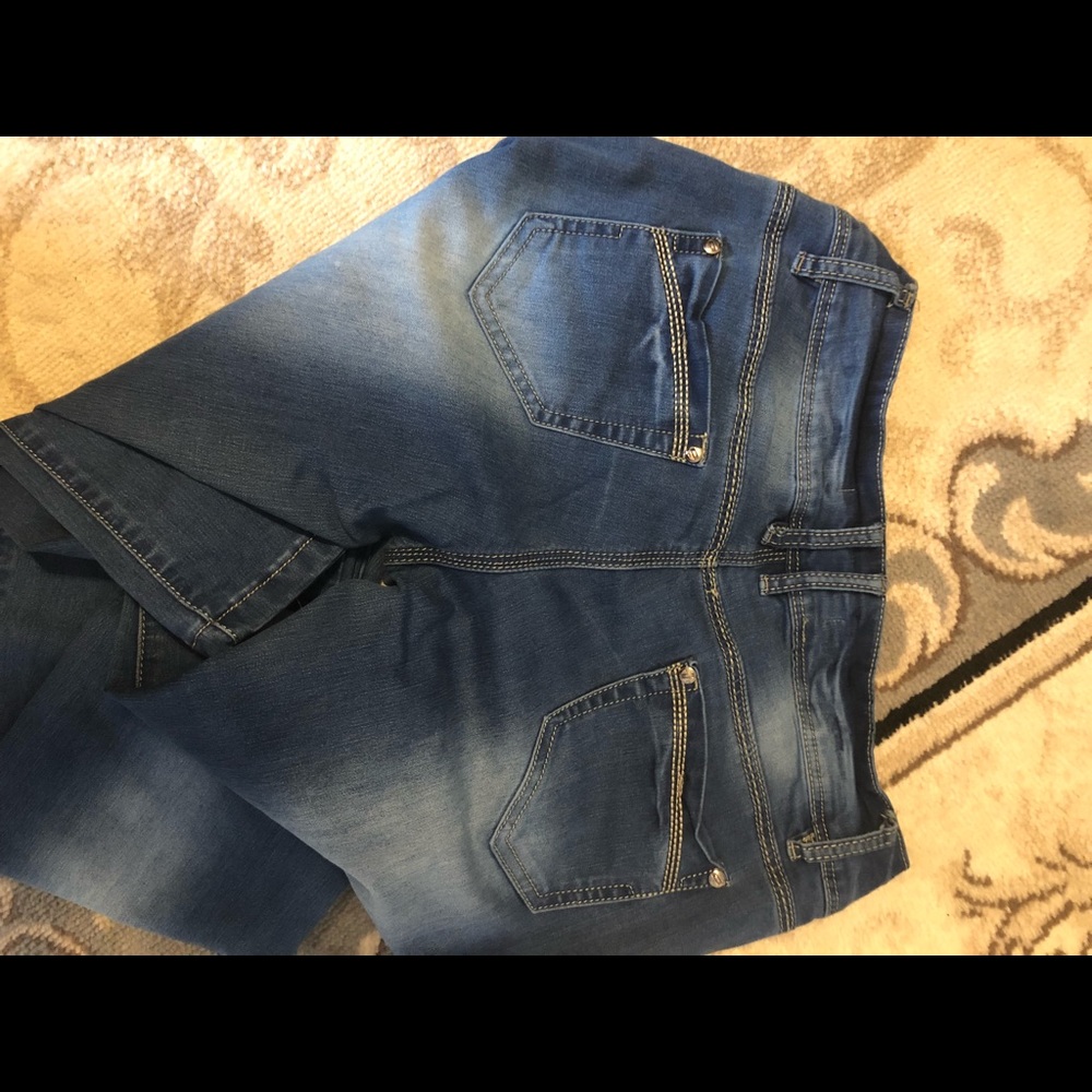 Jeans - Picture 3 of 4